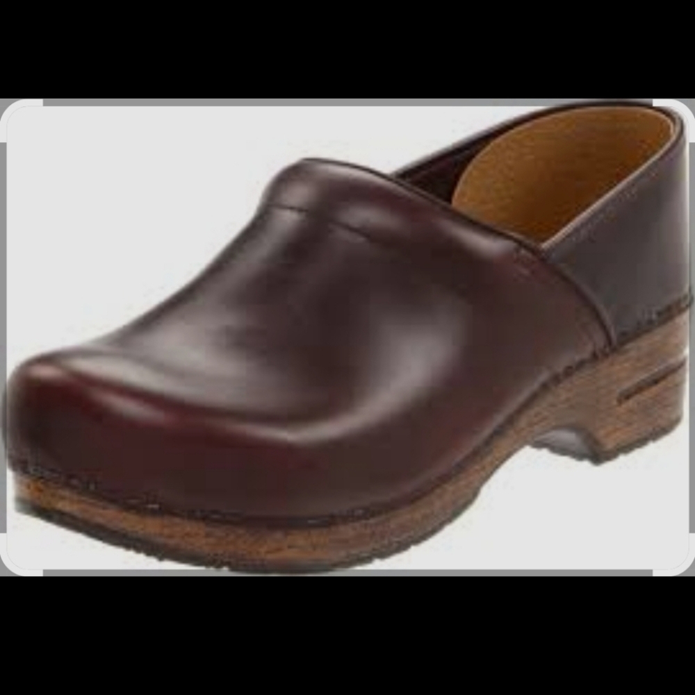 Dasnko Classic Brown Leather Men's Clogs